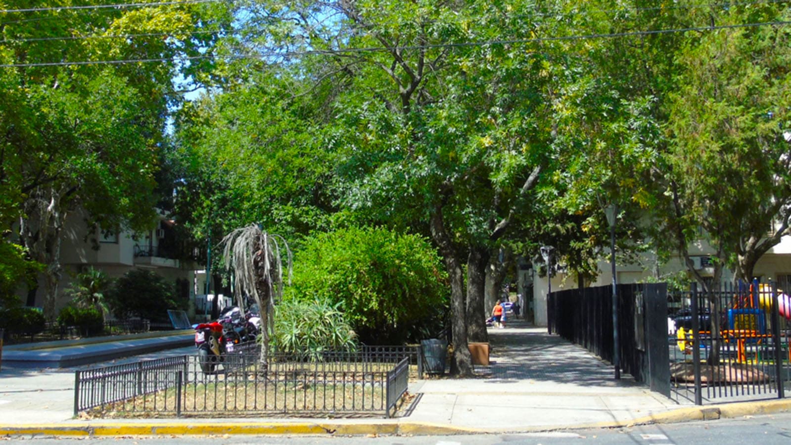 Plazoleta Luis Alberto Spinetta