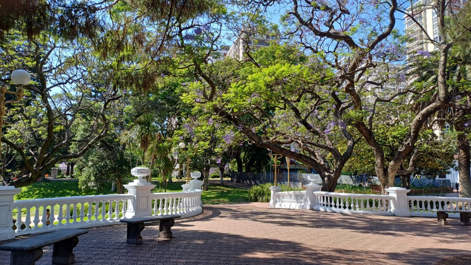Plaza Barrancas de Belgrano