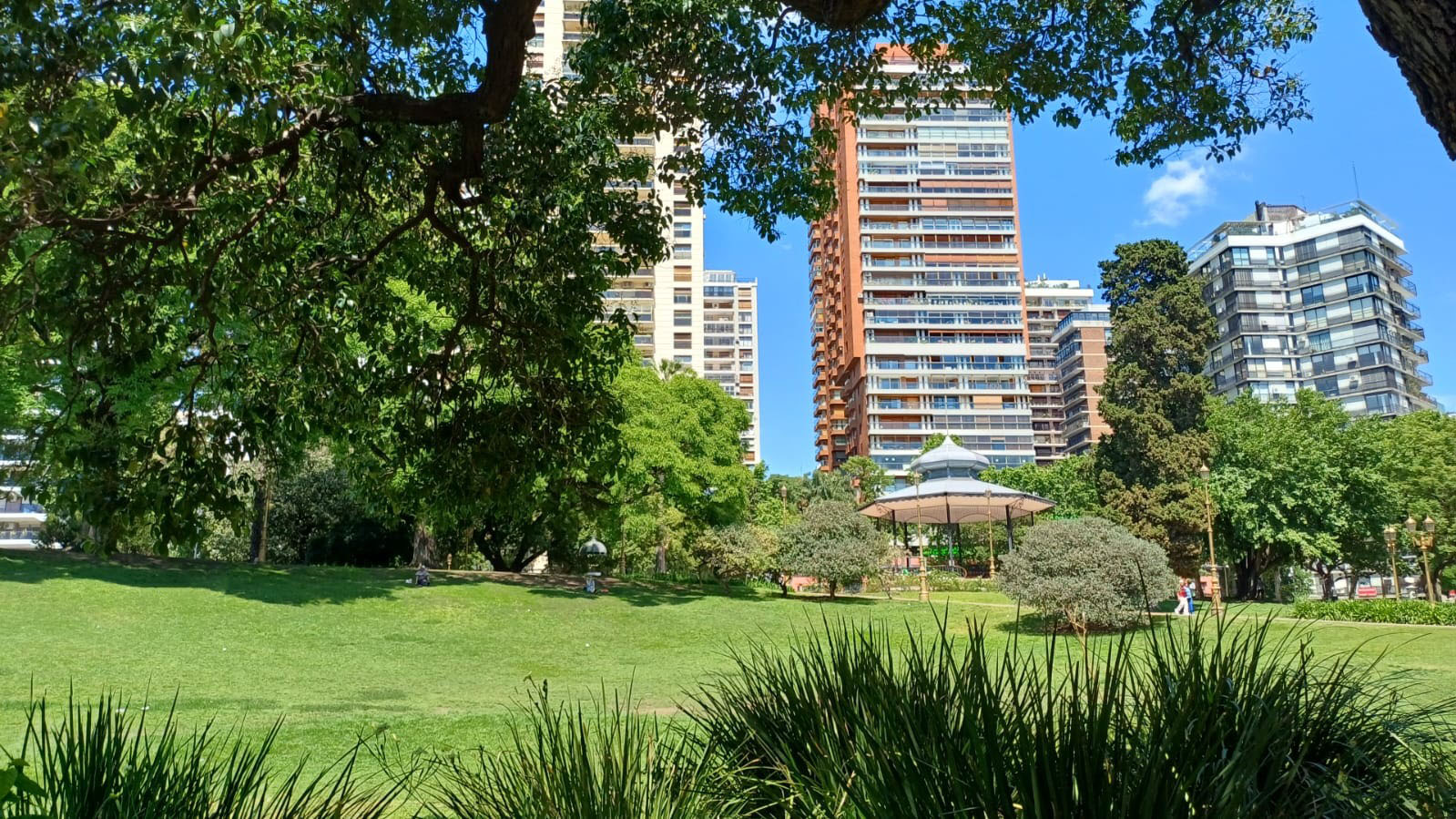Plaza Barrancas de Belgrano
