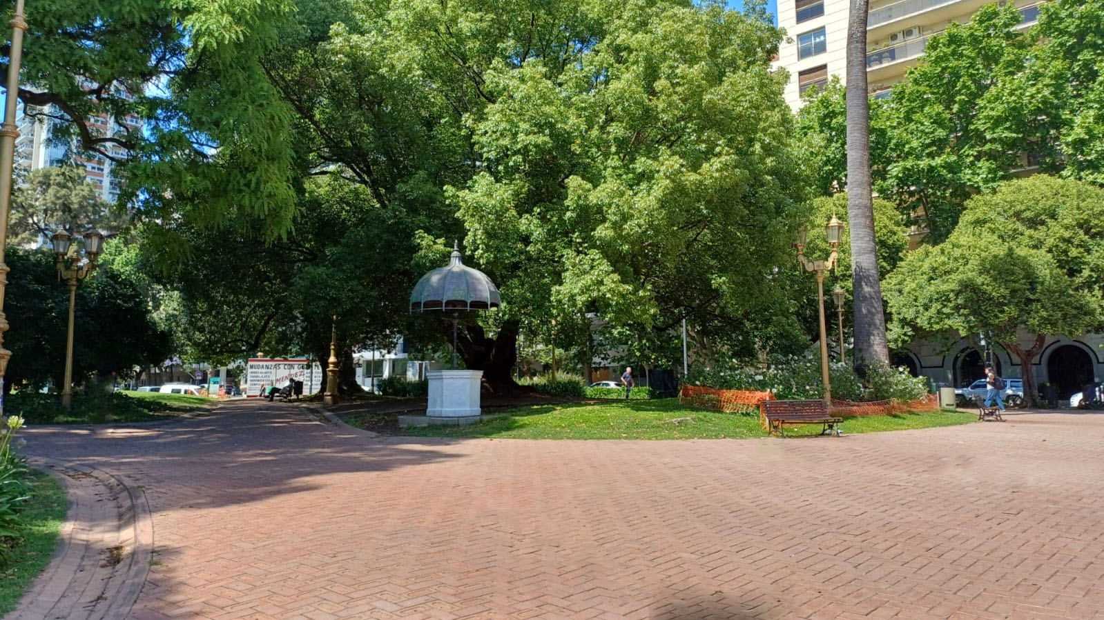Plaza Barrancas de Belgrano