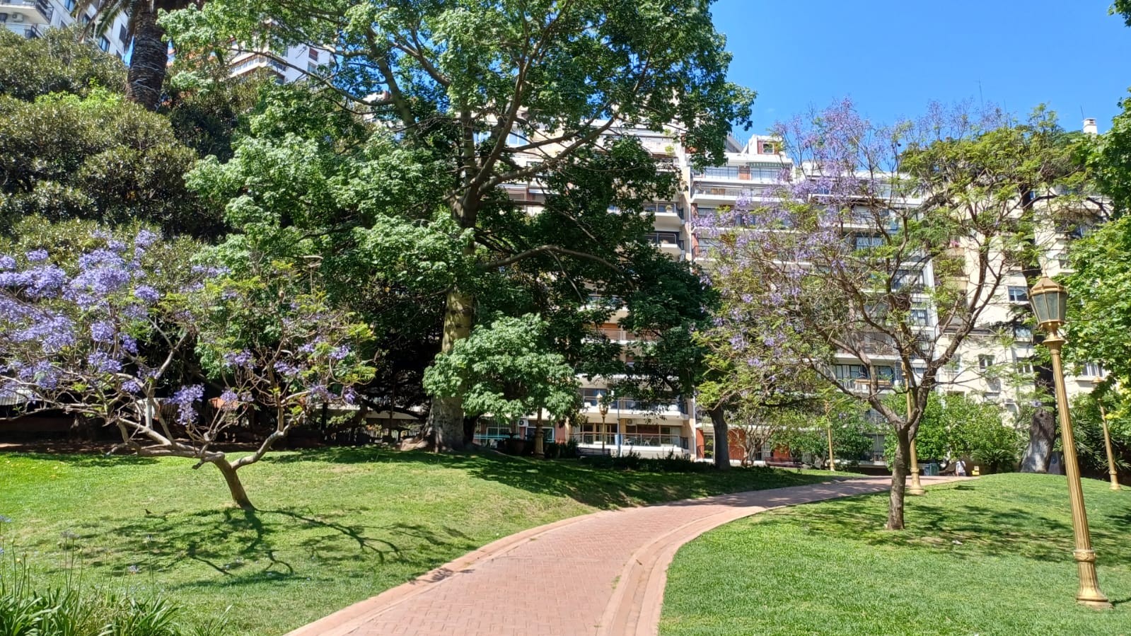 Plaza Barrancas de Belgrano