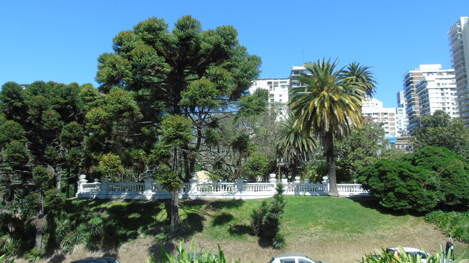 Plaza Barrancas de Belgrano