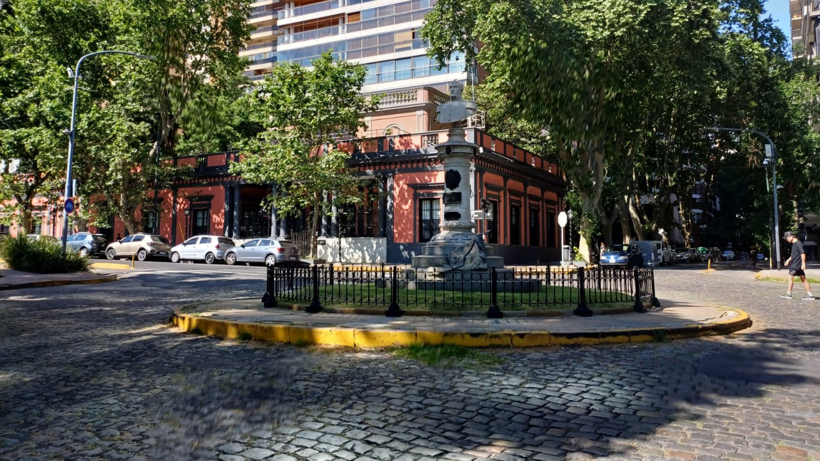 Plaza Barrancas de Belgrano