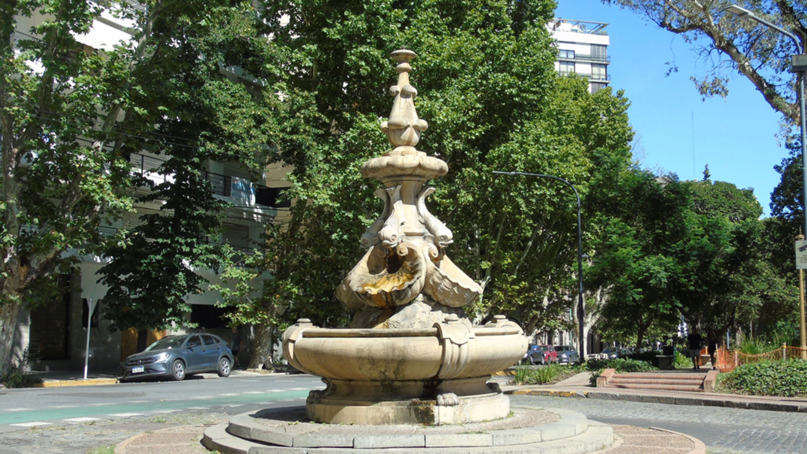 Plaza Barrancas de Belgrano