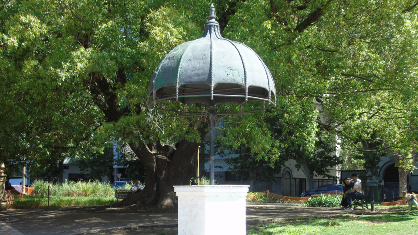 Plaza Barrancas de Belgrano