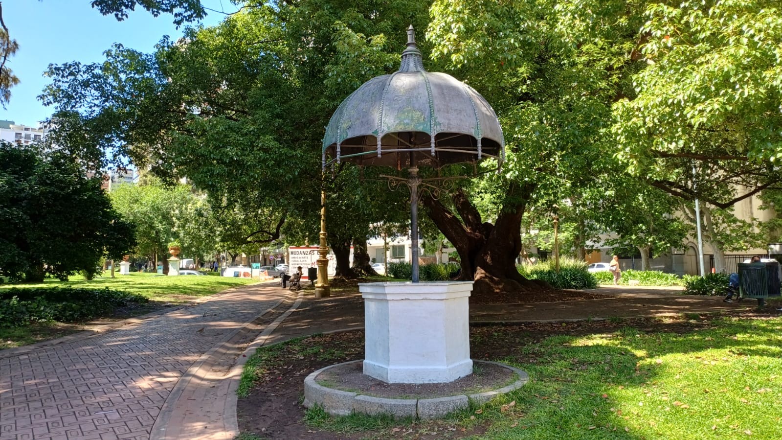 Plaza Barrancas de Belgrano
