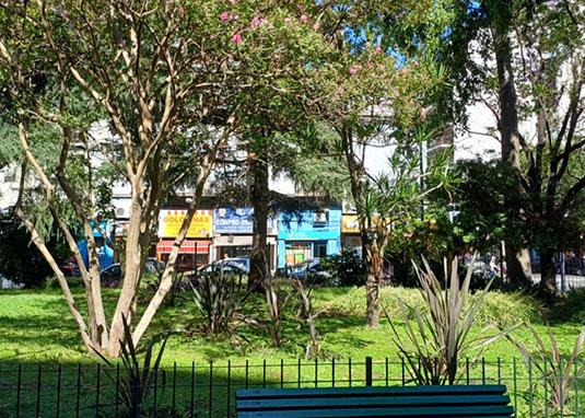 Plazoleta Crisólogo Larralde
