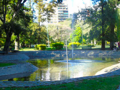Lago artificial