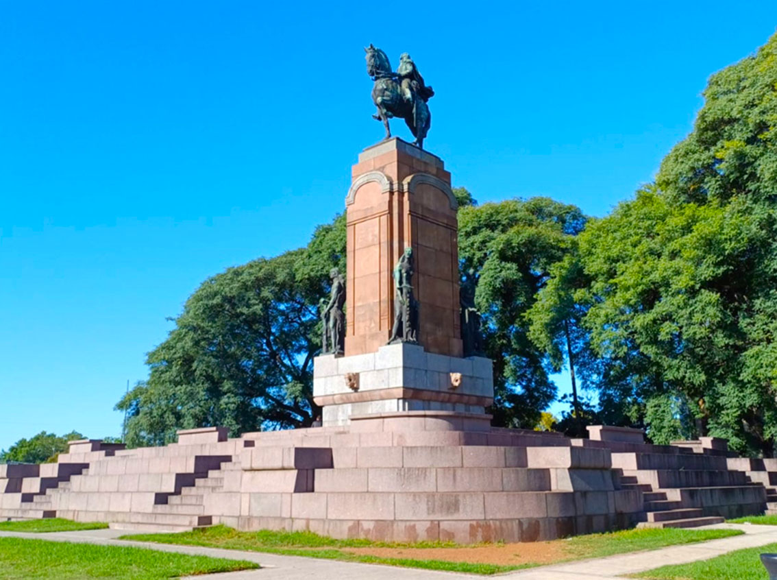 Monumento a Alvear
