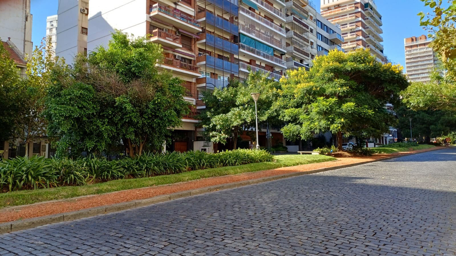 Cantero Central Paseo República de Filipinas