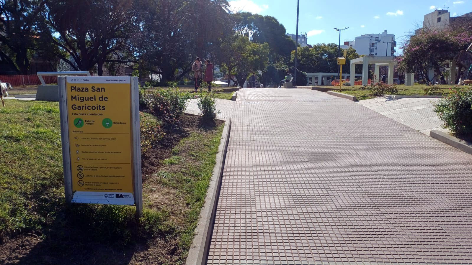 Plaza San Miguel de Garicoits
