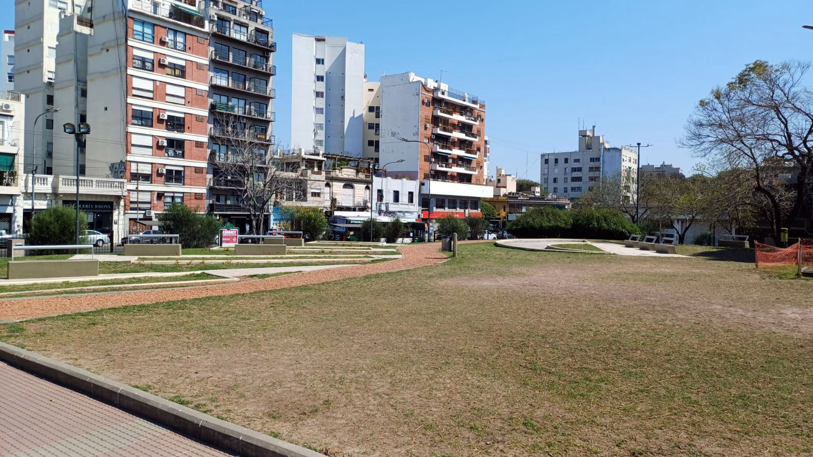 Plaza San Miguel de Garicoits