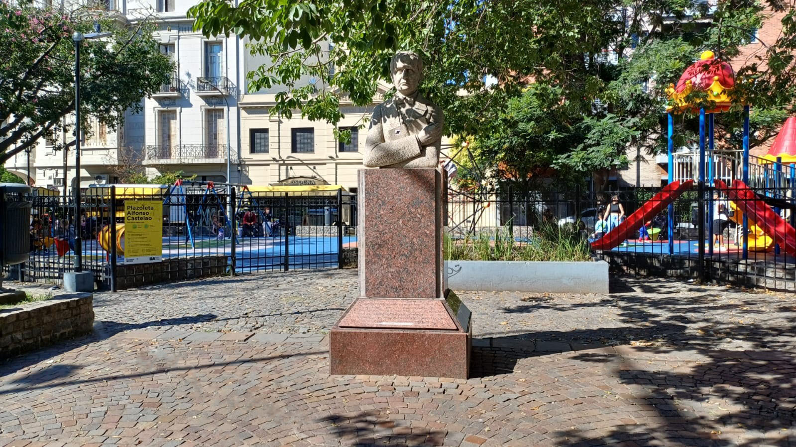 Plazoleta Alfonso R. Castelao