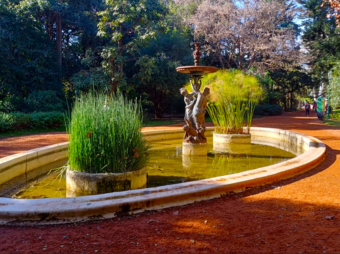 Fuente Oval