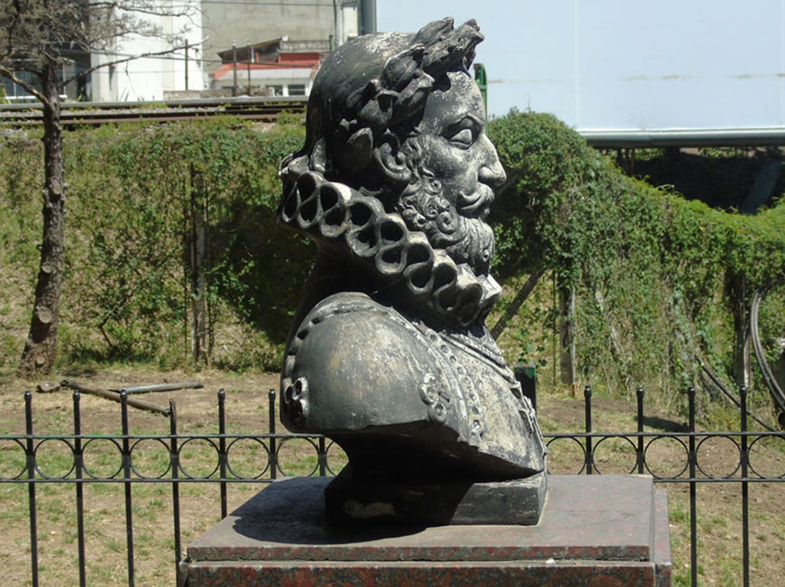 Dr. Luis Vaz de Camoes