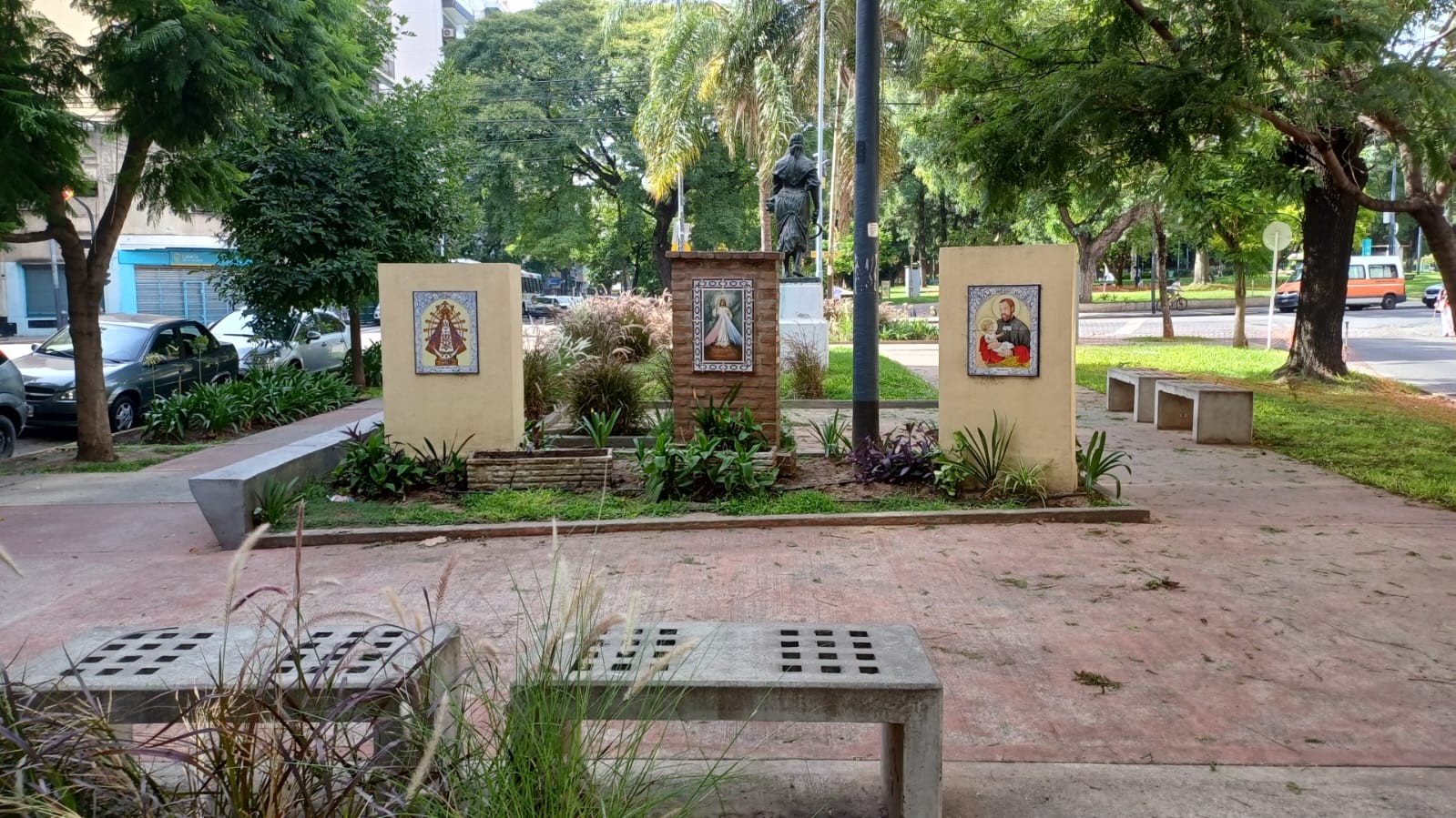 Plazoleta Dr. Avelino Gutierrez