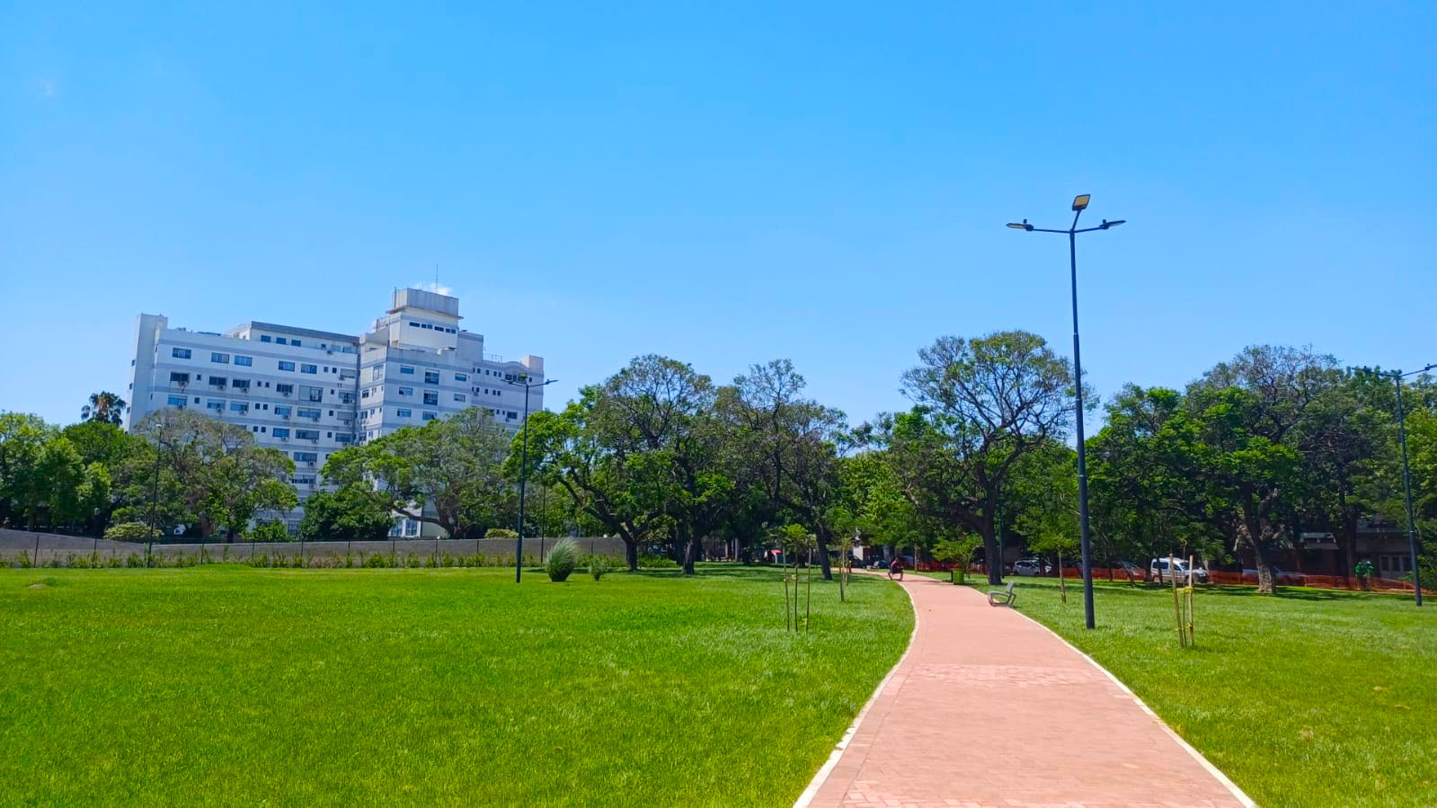 Parque J. E. Uriburu