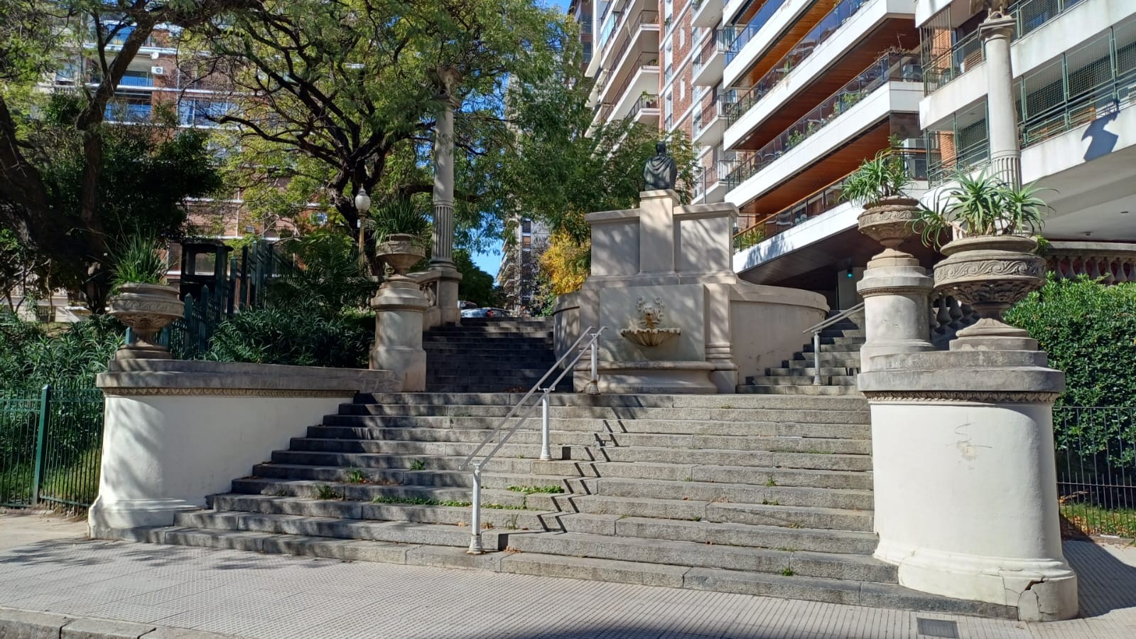 Balaustrada (Agüero y Guido)