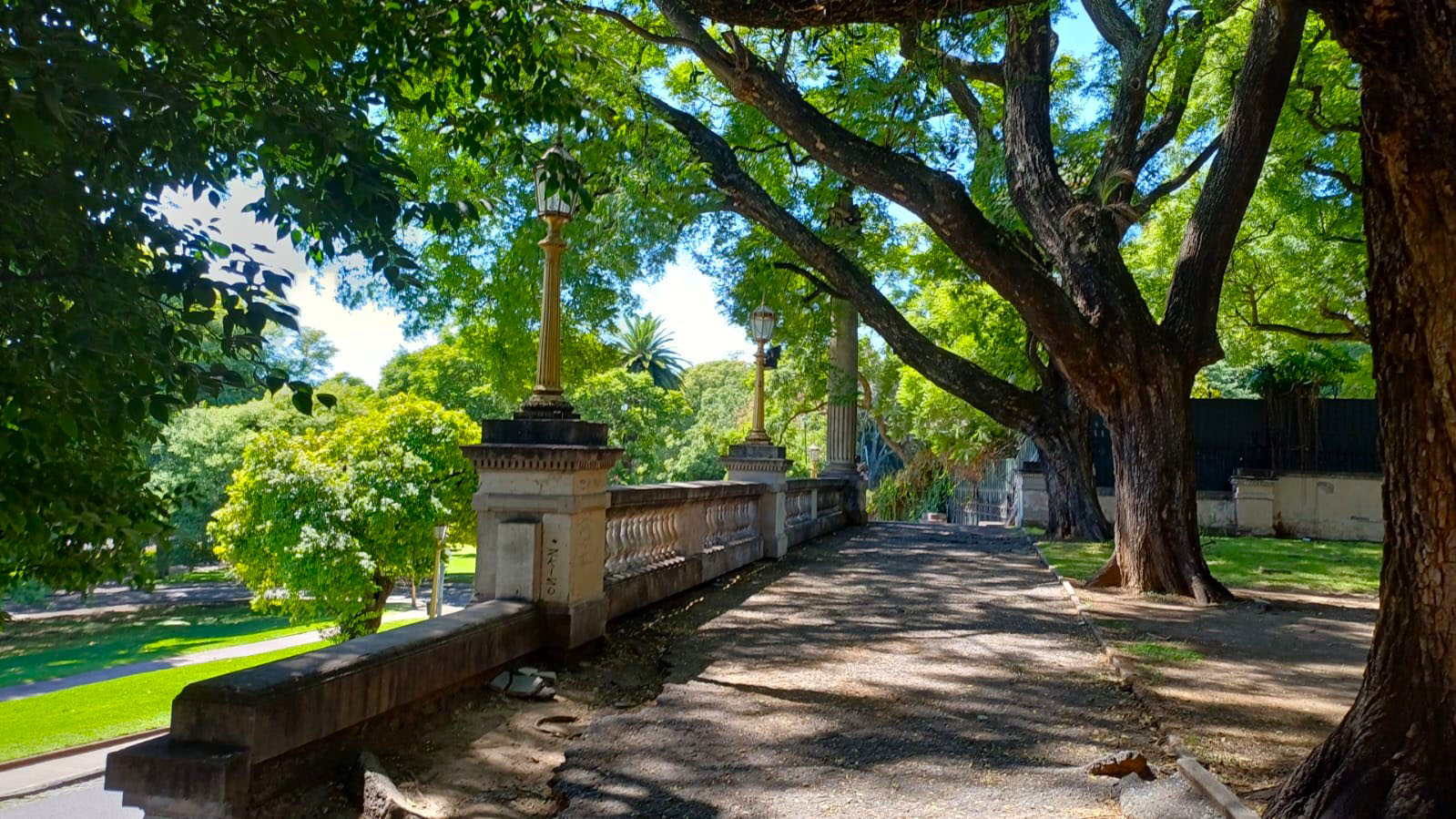 Balaustrada (Libano y Gelly y Obes)
