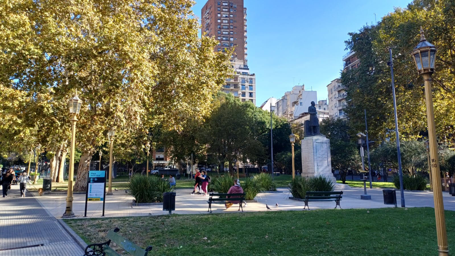Plaza Tte. Gral. Emilio Mitre