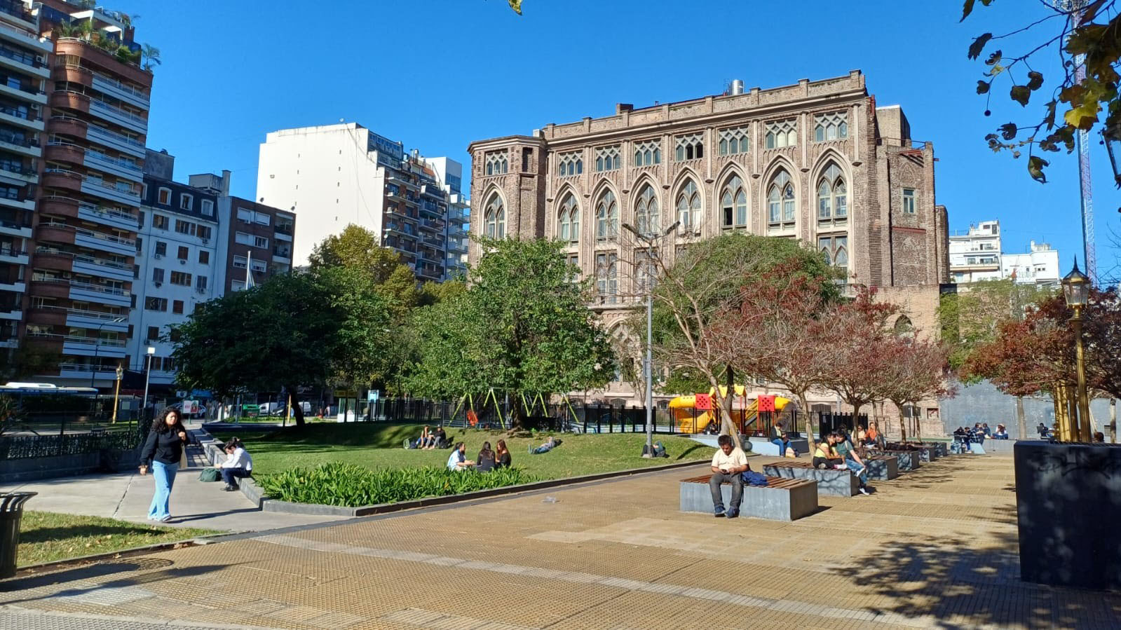 Plaza Tte. Gral. Emilio Mitre