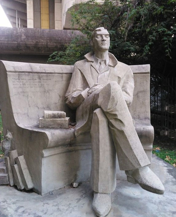Monumento a Julio Cortázar