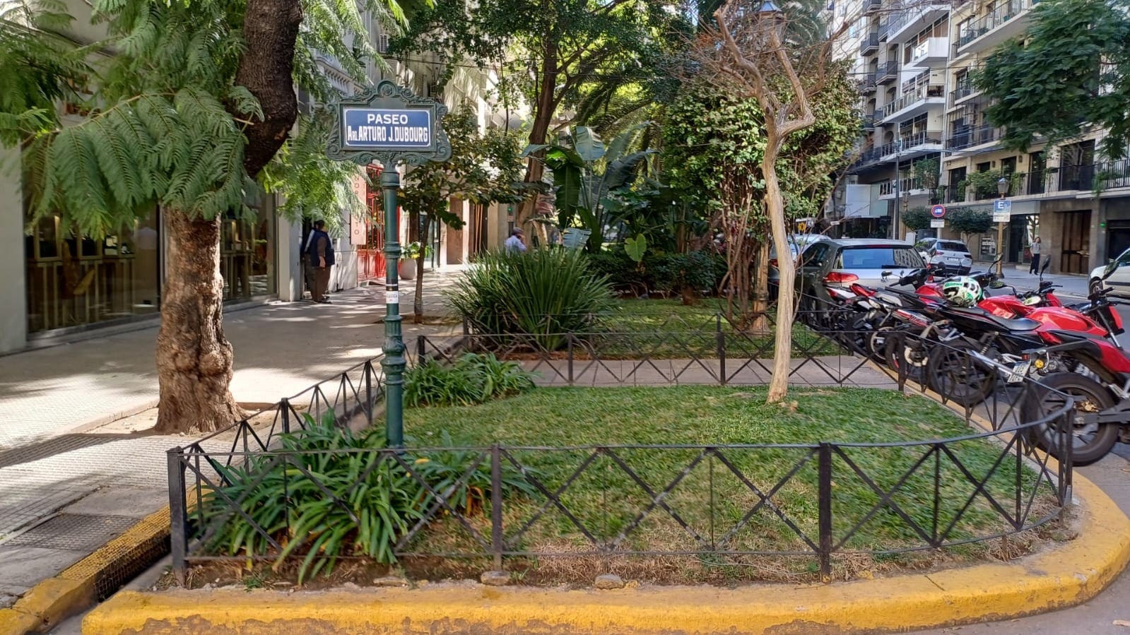 Paseo Arquitecto Arturo J. Dubourg
