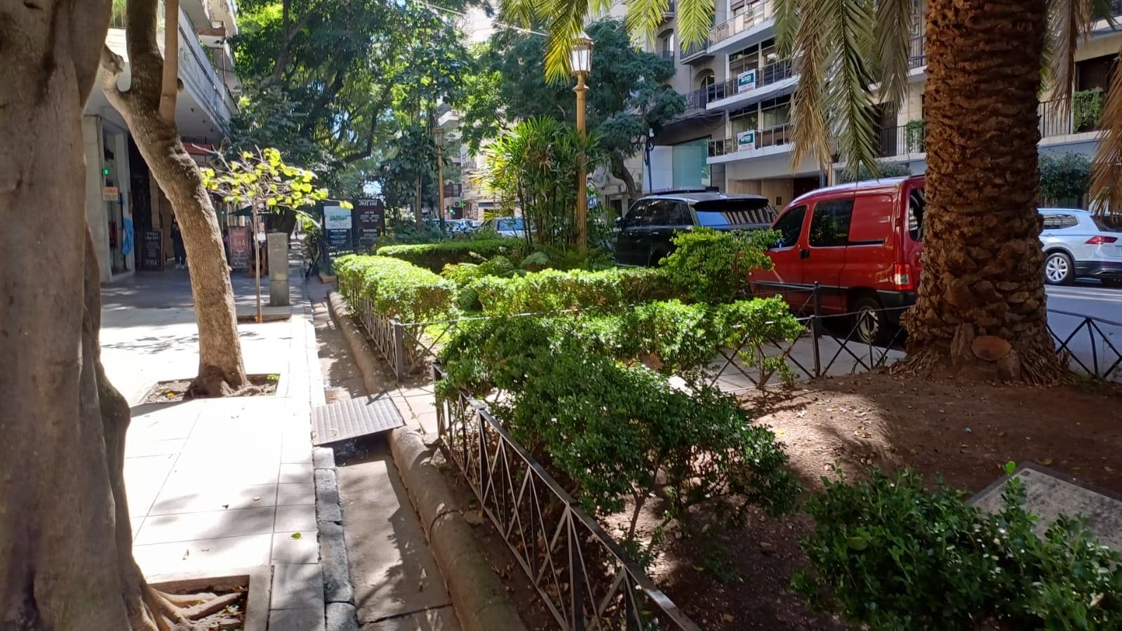 Paseo Arquitecto Arturo J. Dubourg