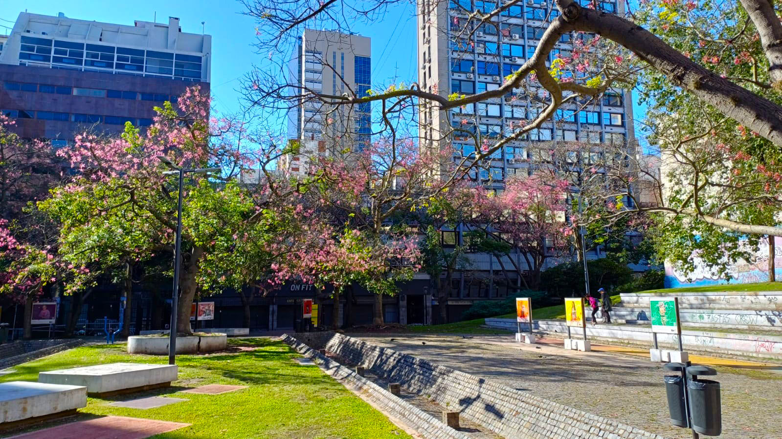 Plaza Roberto Arlt
