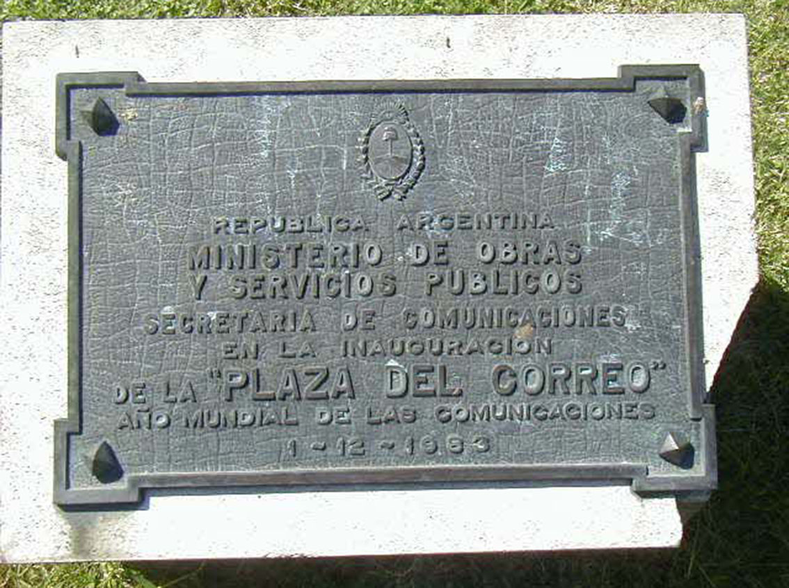 Homenaje inauguración de la Plaza del Correo - Placa 1