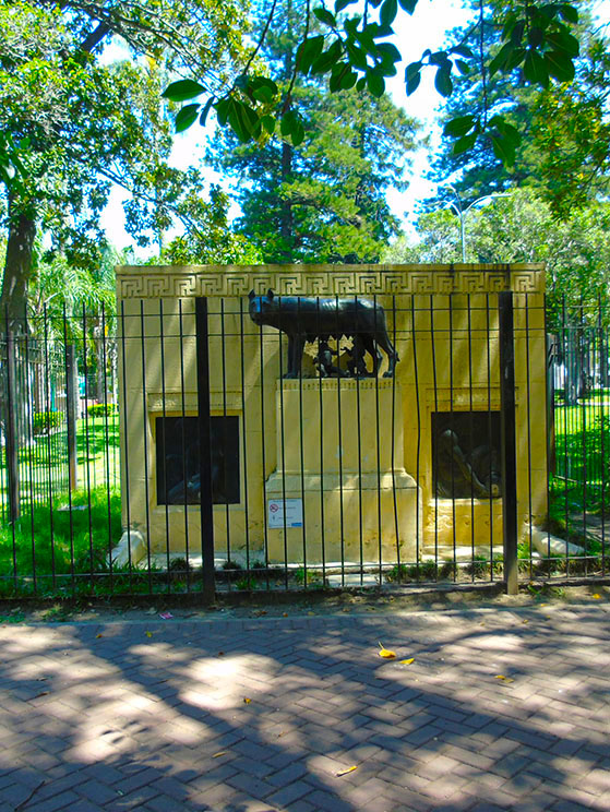 Parque Lezama - Loba romana