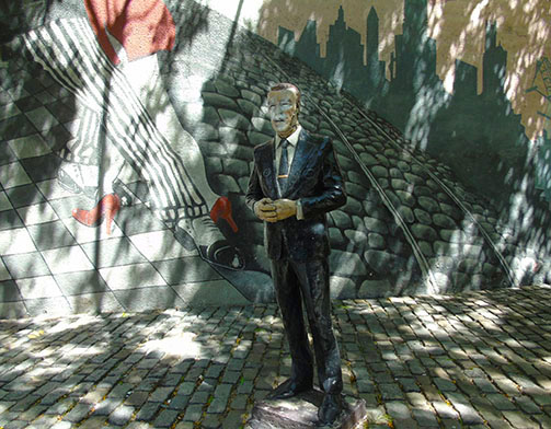 Plazoleta Edmundo Rivero