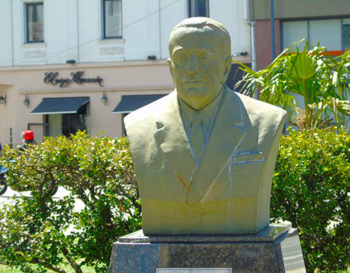 Plazoleta Ing. Cesar Manuel Polledo