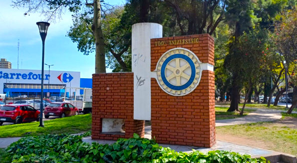 Plazoleta José Amalfitani