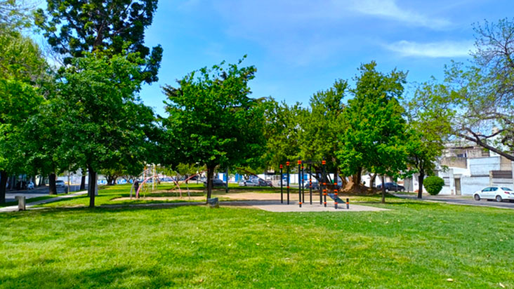 Plazoleta Delfo Cabrera y Shakespeare