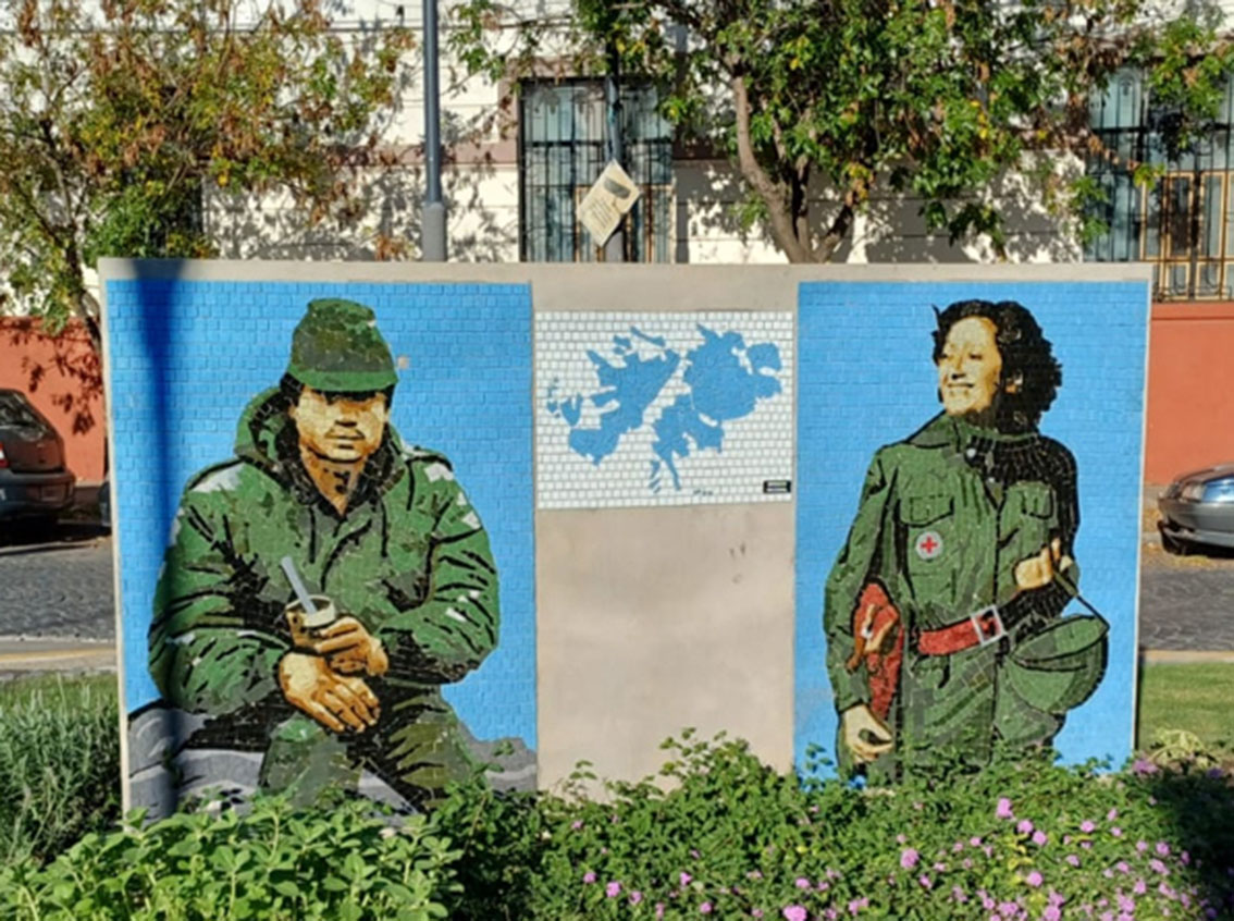 HOMENAJE A COMBATIENTES DE MALVINAS